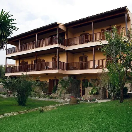 Corfu Club Ξενοδοχείο με διαμερίσματα *